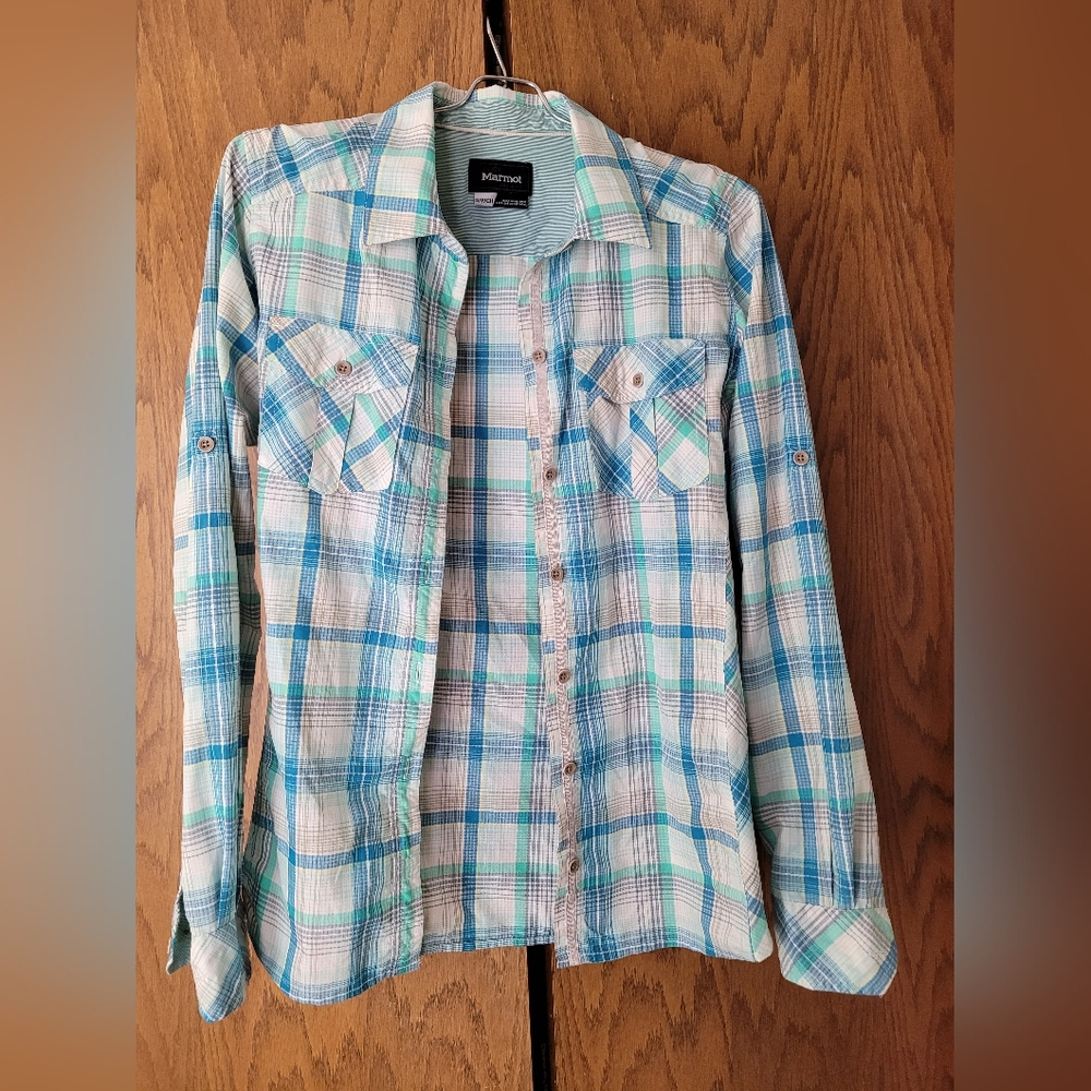 Marmot women's moisture wicking botton-up shirt